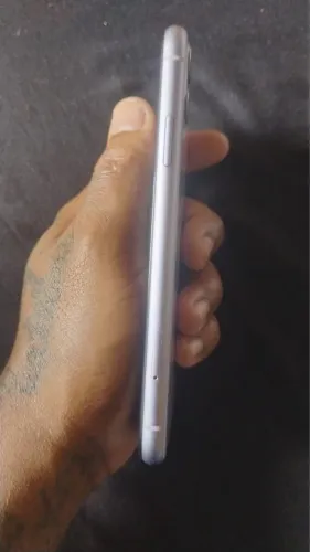 iPhone 11 roxo