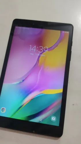 Tablet Samsung Galaxy tab t295, 32gb 2 ram. Chip com capa giratória e película