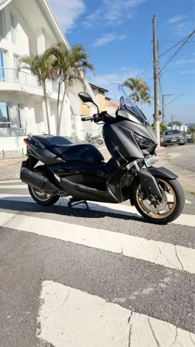 Yamaha XMAX 2021 - MOTO IMPECÁVEL