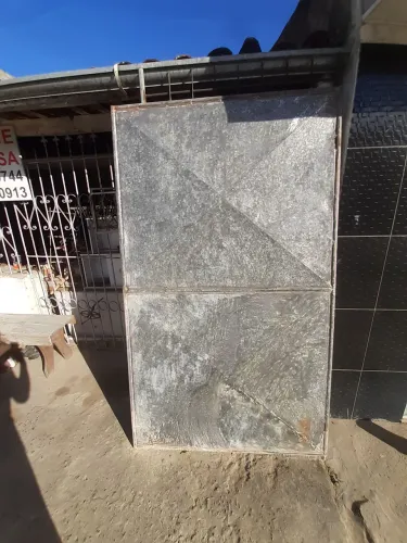 Portão de Chapa Galvanizada 