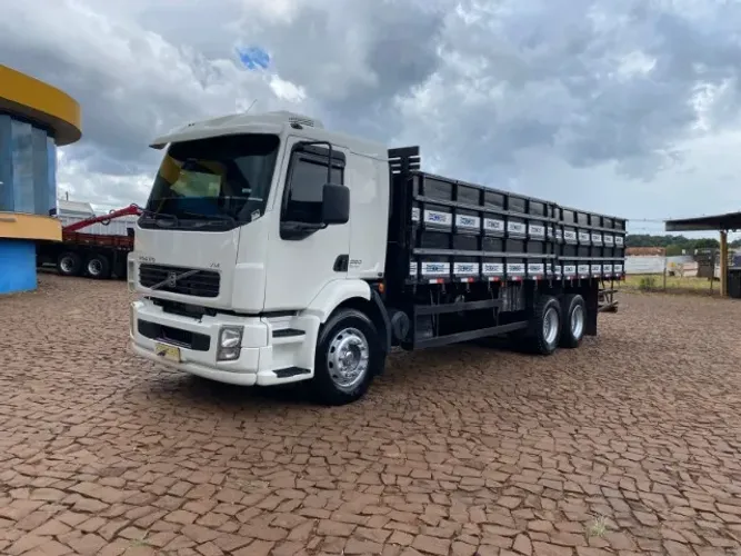 Volvo VM 260 6x2R