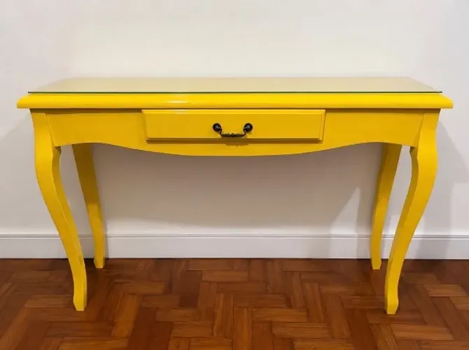 Aparador Amarelo Laqueado