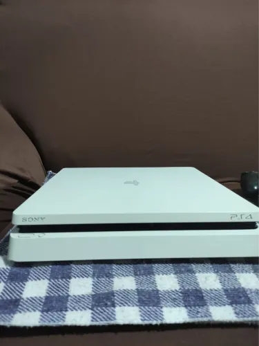 PS4 slim Branco 500gb