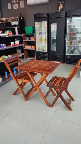 Conjunto de mesa com 4 cadeiras