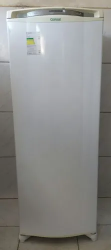 GELADEIRA CONSUL FROST FREE 337 LITROS COM POUCAS MARCAS DE USO (NÃO FAÇO ENTREGA)