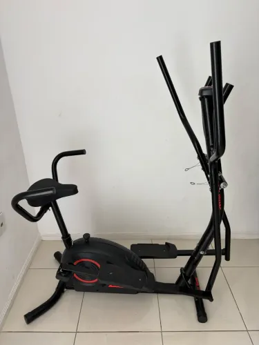 Elíptico e bicicleta ergométrica