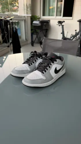 Tênis Nike air Jordan low tamanho 41 usado 1x