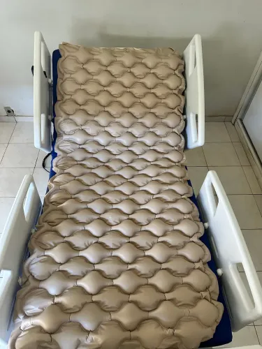 Cama hospitalar domiciliar elétrica