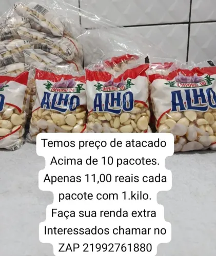 Revenda Alho descascado pacotes de 1 kg.