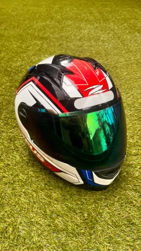 ? Capacete Zeus 811 Evo Plasma Solid Black AL5 - Tam. 56 ?