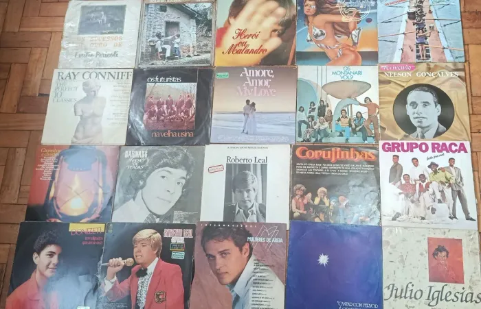 Lote de 20 Discos Antigos de Coleção