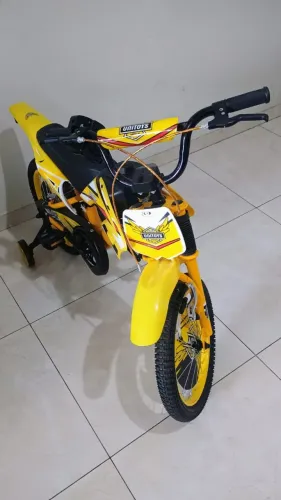 BICICLETA INFANTIL ARO 16 MOTOCROSS COM RODAS DE TREINAMENTO