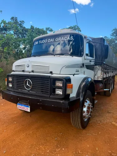 Vendo MB 1316 1985 truck, ar condicionado, graneleiro , freio ar original, pneus novos.