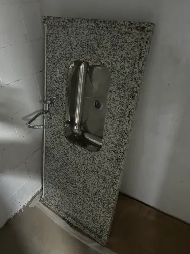 Bancada com pia da cozinha
