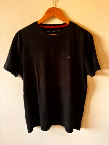 Camiseta Masculina Preta Basic Tommy Hilfiger Original