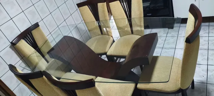 Mesa de Vidro com 6 cadeiras