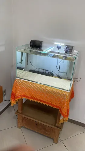 Vendo aquário de 100L