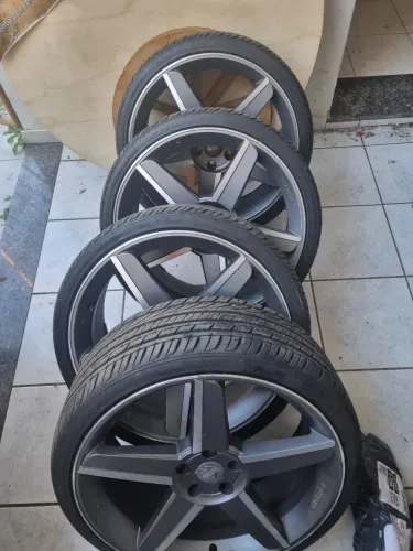 Conjunto de rodas Momo aro 20 perfil baixo