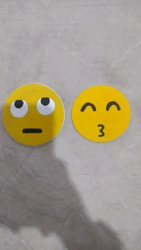 ENFEITES DE EMOJI PARA PAREDE