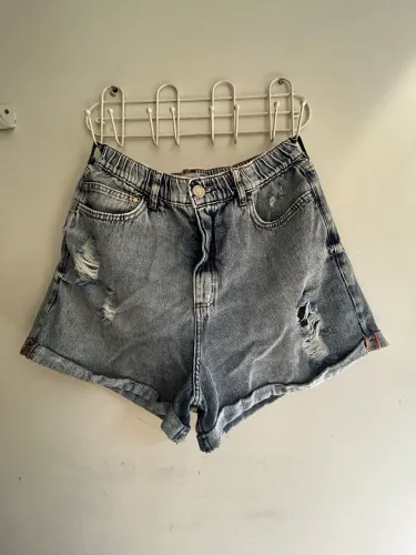 Short jeans azul claro