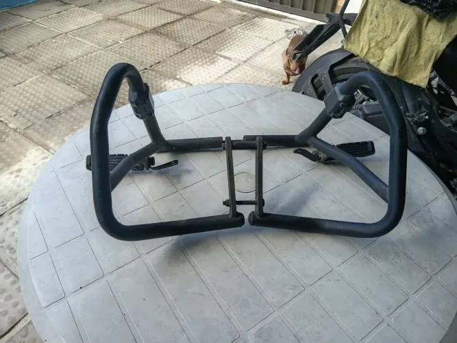 Suporte para carenagem para moto cb300