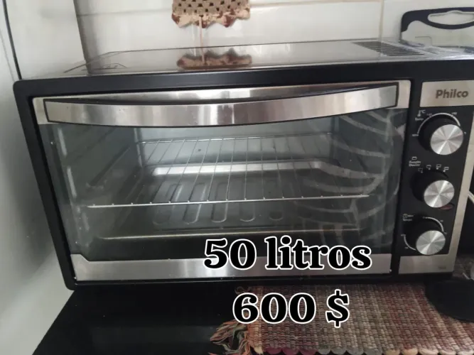 Vendo cafeteira e forninho semi novo não entrego Wats *