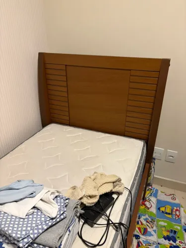 Cama de solteiro com colchão