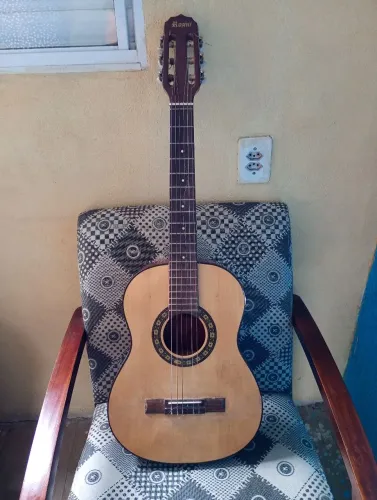 Violão marca Rozini 