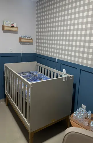 Vendo berço americano vira cama com colchão