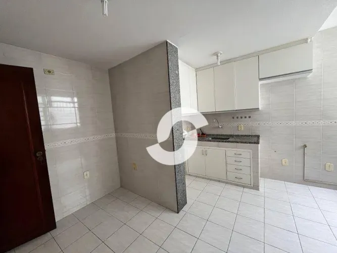 Praia de Icaraí! Apto, 2 quartos (1 suíte) à venda, R$ 620mil - Niterói/RJ
