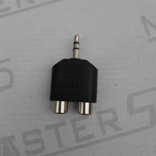 Adaptador,  P2 / RCA.  Novo.