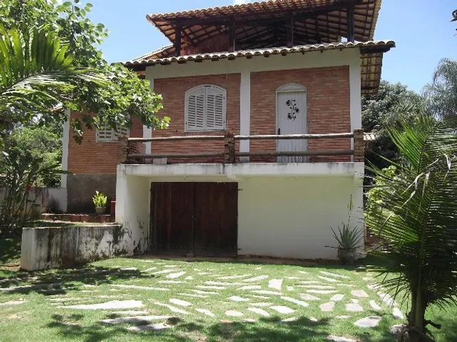 Condomínio, portaria 24 horas sitio de esquina medindo 2.000m².