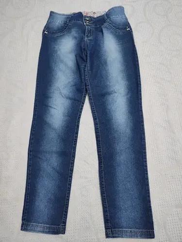 Vendo calças jeans feminina.