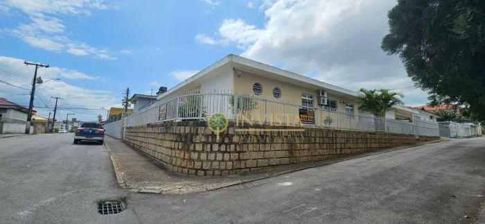 À venda | 315m² de área construída, 720 m² de terreno e oportunidade de retorno financeiro