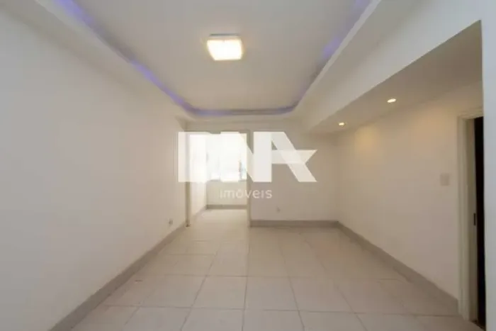 Apartamento - / Residencial / Humaitá