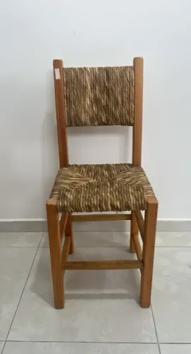 Cadeira de Palha com Palha no Encosto Envernizada