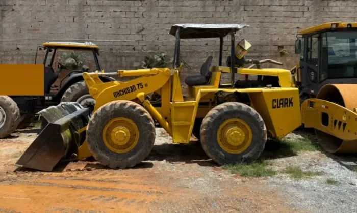 Pá Carregadeira Michigan 75III ano 1982