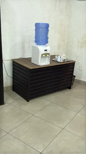 Mesa para escritório sem o tampo 