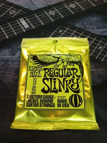 Cordas Ernie Ball Regular Slinky 2221