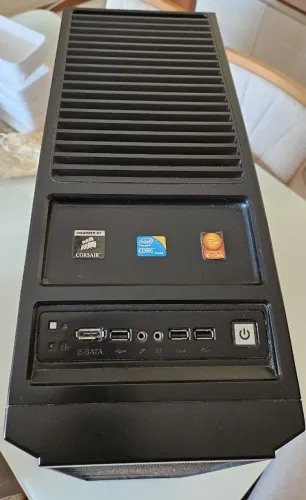 Gabinete Torre para desktop