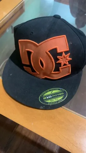 Boné DC