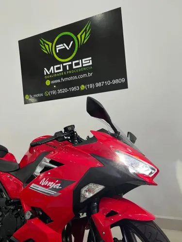 KAWASAKI NINJA 400 ABS VERMELHA 2023 - IMPECÁVEL