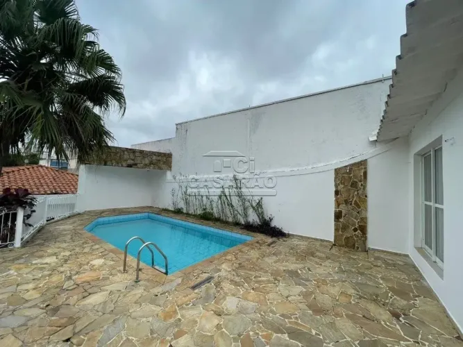 3 Suítes - Com piscina - Osvaldo Cruz