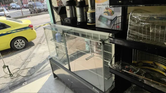 Balcão quente e Frio GelopaR semi novo!!!