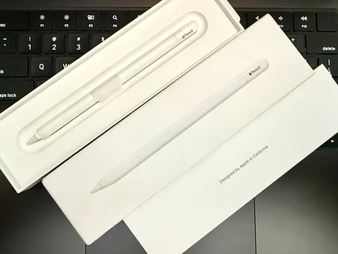 APPLE PENCIL (USB-C) - Ainda na garantia Apple - sem nenhum uso 