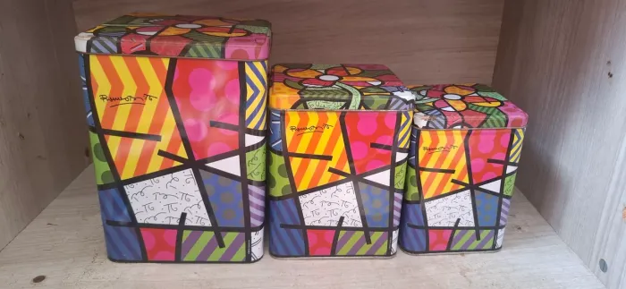 Jogo De Latas Quadradas Romero Britto Luxo
