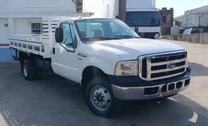 F4000 2017 4x4 2P Carroceria . 