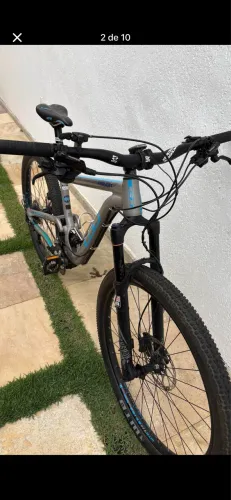 Bicicleta GT full suspension
