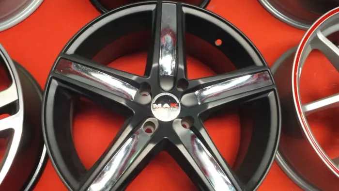Rodas MAK Estrela aro 17 Variant preta com aplik cromado 5x100 novas