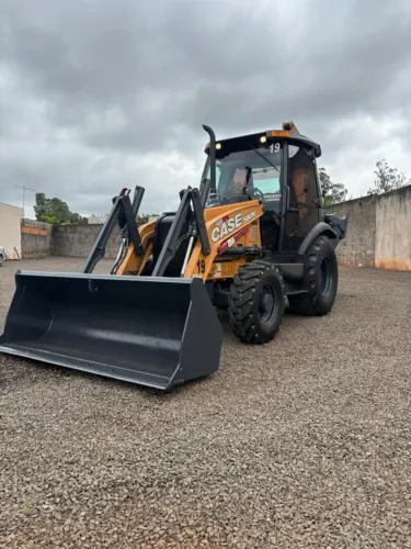 RETOSCAVADEIRA CASE 580N 